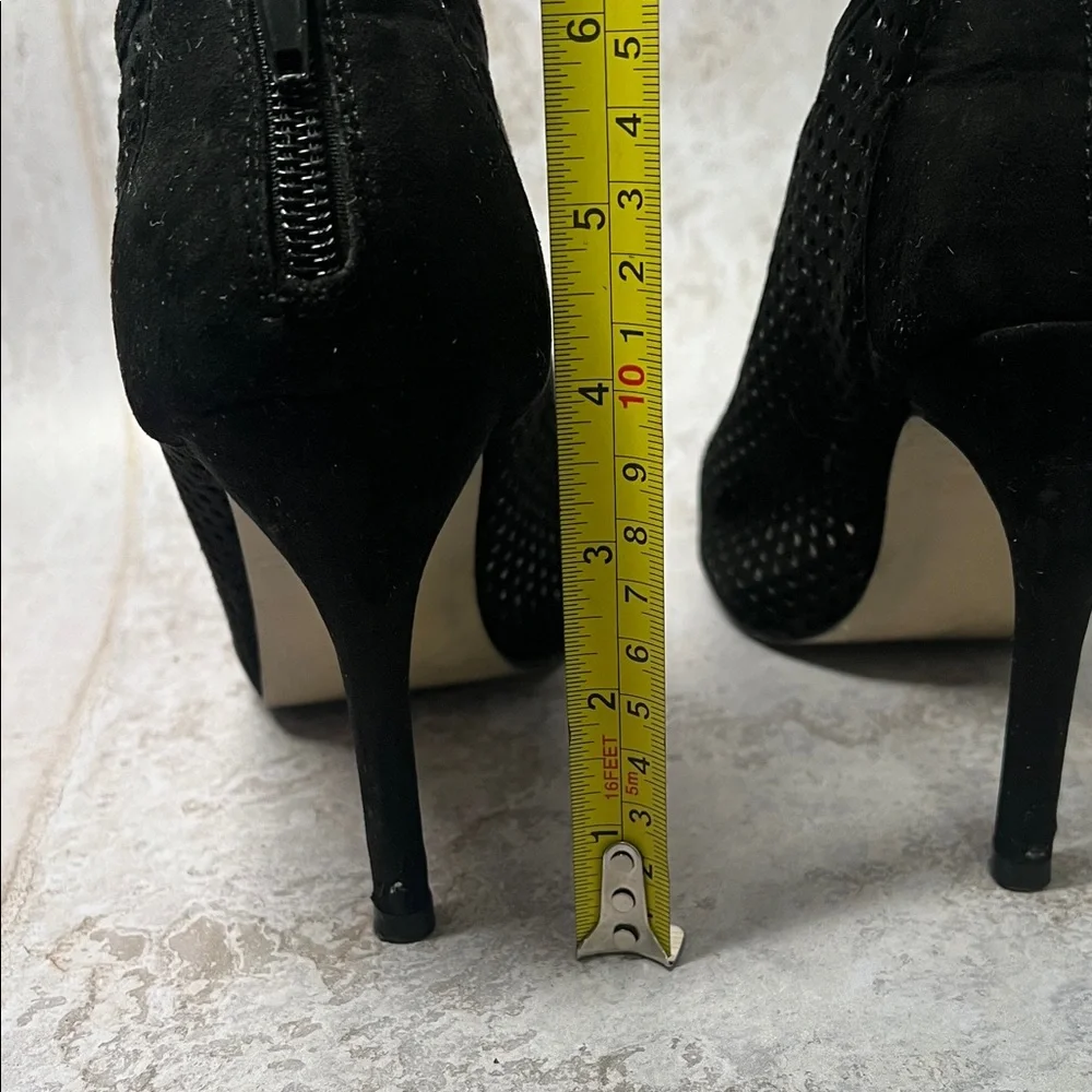 Madden Girl Renzo Black Peep Toe Pumps 9.5